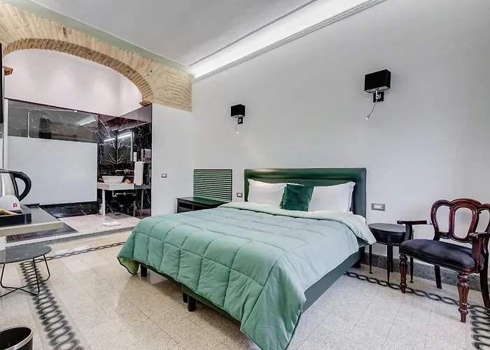 Navona Queen Rooftop Gasthuis 4*