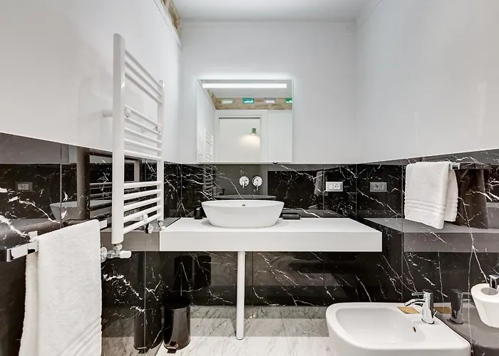 Navona Queen Rooftop 4*