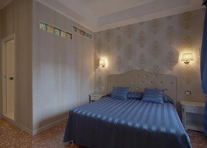 Navona Queen Rooftop Gasthof 4*